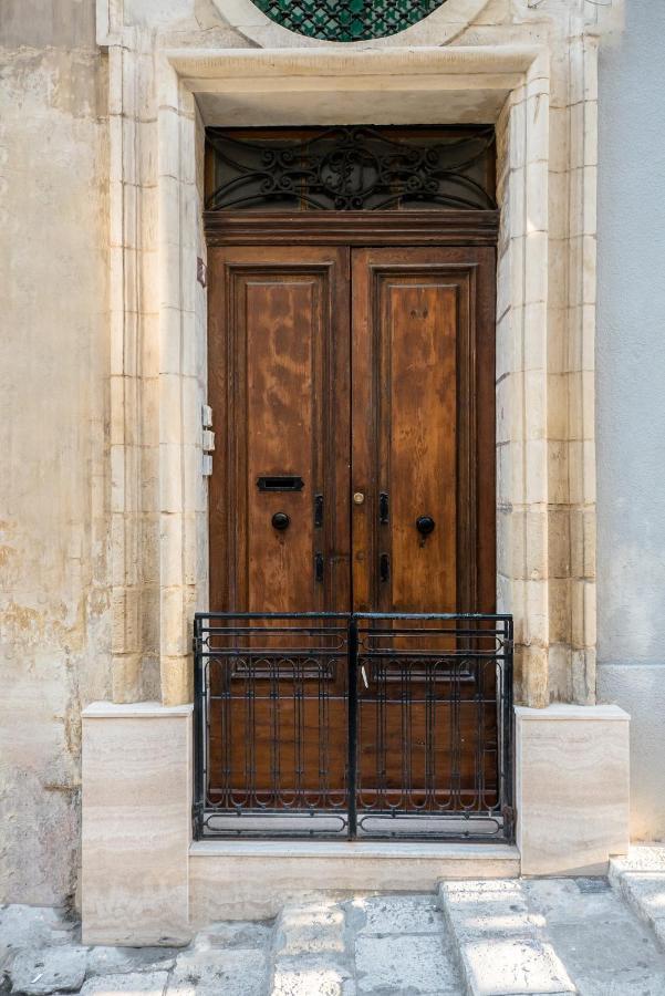 Valletta Main Street Apartment Deluxe Exterior photo