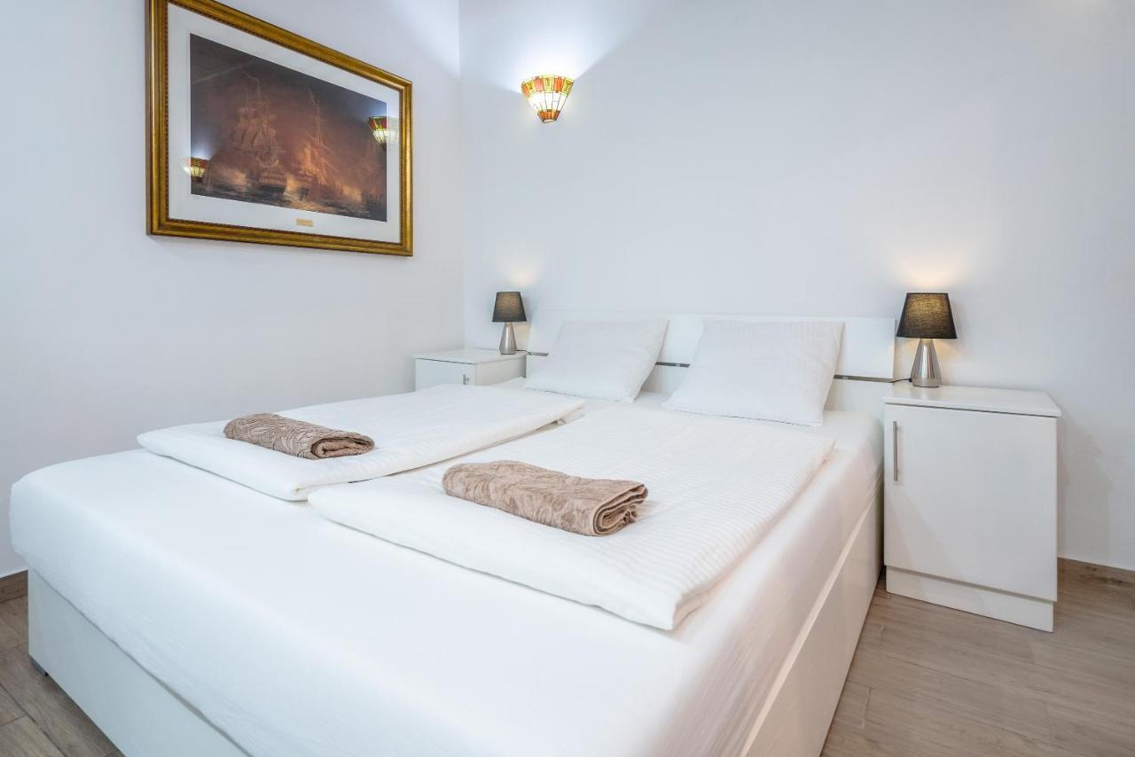 Valletta Main Street Apartment Deluxe Exterior photo