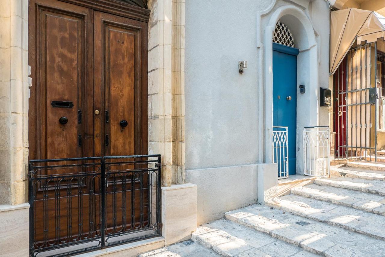 Valletta Main Street Apartment Deluxe Exterior photo